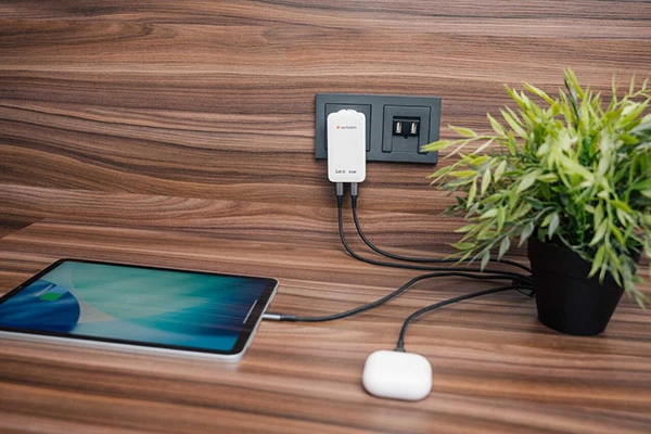 Nabíječka Essentials Slim, Įkroviklis jungiama į tinklą GaN USB-C1 PD 3.0 , USB-C2 PD 3.0, balta, 65W