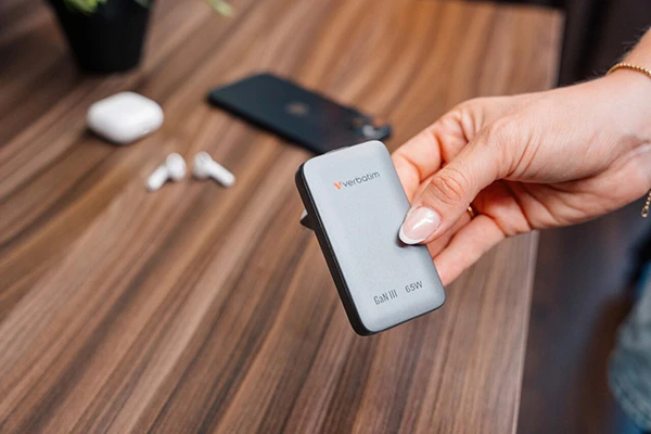 Nabíječka Essentials Slim, Įkroviklis jungiama į tinklą GaN USB-C1 PD 3.0 , USB-C2 PD 3.0, pilka, 65W