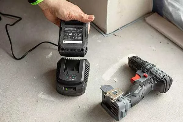 Graphite 18V akumuliatoriaus įkrovimas