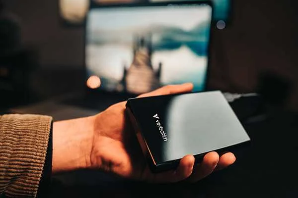 Kietasis diskas Dysk zewnętrzny SSD Verbatim Store 'n' Go Slim 256GB Juodas (32180)