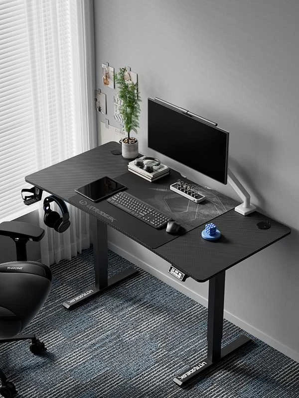 Žaidimų stalas Ultradesk LEVEL V2, 140 x 68 cm, Juodos spalvos