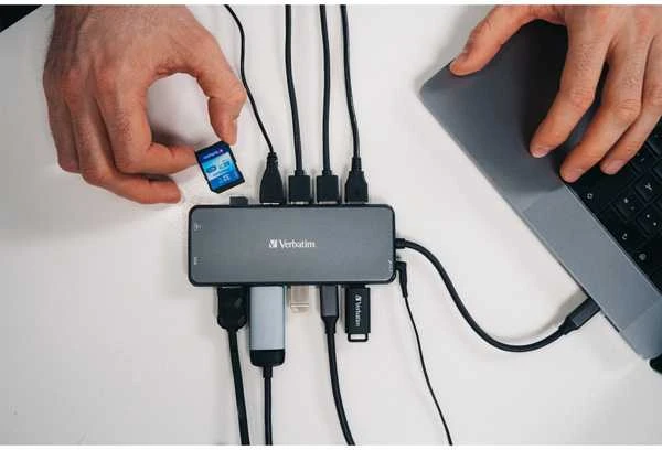 Verbatim CMH-14 C tipo USB 5000 Mbit/ai Sidabras