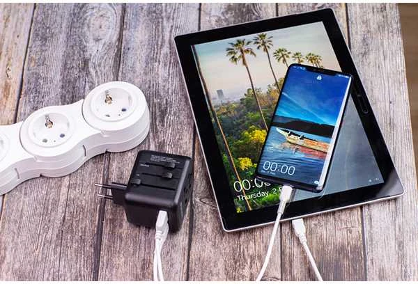 Verbatim Adapteris kelioninis EU/UK/US 2xUSB-A UTA-01 juodos spalvos 49543