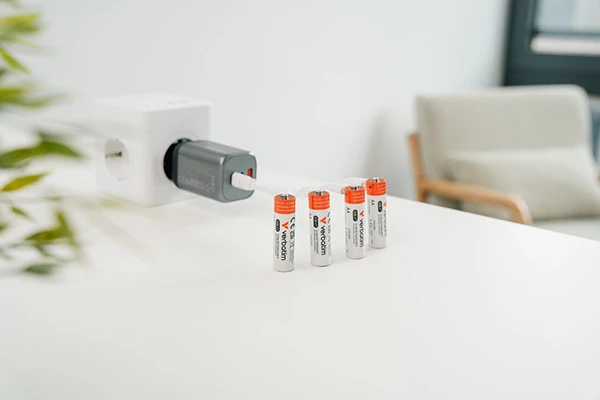 Verbatim Akumulatorki litowa akumulatorki su USB-C AA, 4-pack