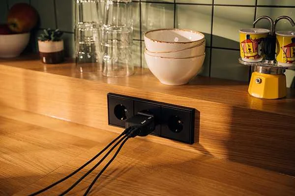 Verbatim, Įkroviklis GaN USB 3.0, USB C, pilka, 70W, wymienne antgaliai C,G,A