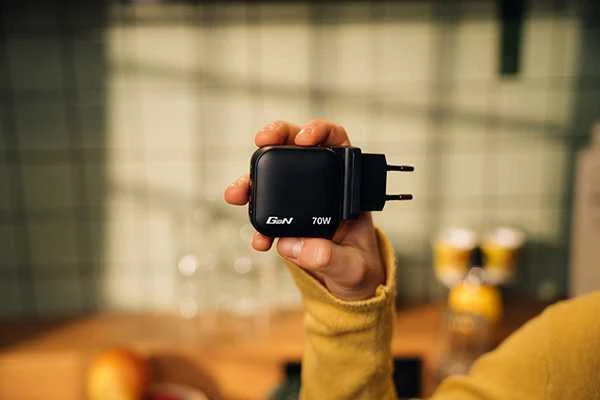 Verbatim, Įkroviklis GaN USB 3.0, USB C, pilka, 70W, wymienne antgaliai C,G,A