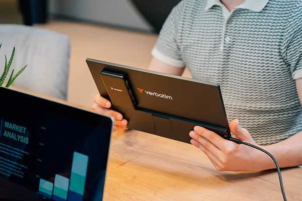 Nešiojamas jutiklinis monitorius Verbatim LIGHT 14" FHD su išorine baterija 5000mAh, juodas 32088