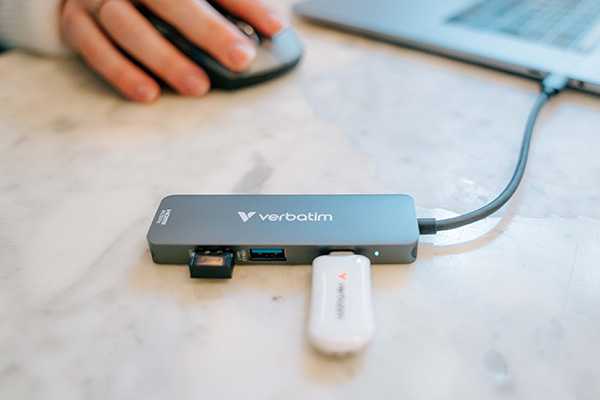 Atmintukas „Verbatim Plectra 256GB USB-C“, baltas, 30230