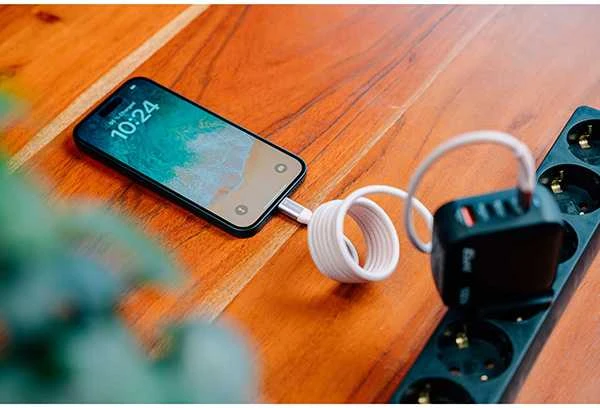 „Verbatim“ magnetinis sinchronizavimo ir įkrovimo kabelis USB-C į USB-C, 100 W, 120 cm, Žalias