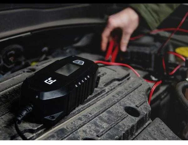 Green Cell Žalias Cell Žalias Cell akumuliatoriaus įkroviklis - su išmaniąja diagnostikos funkcija - 6-12V/4A/120Ah