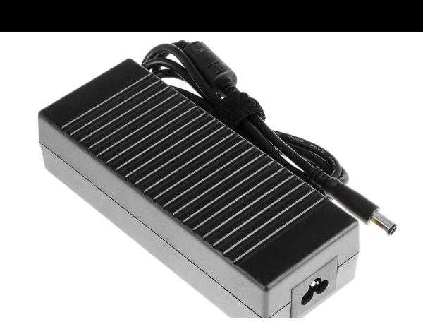 Green Cell Žalias Cell Žalias Cell PRO Nešiojamojo kompiuterio įkroviklis Dell 130W | 19,5 V | 6.7A | 7,4-5,0 mm