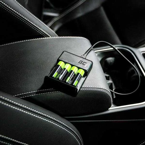 „Žalias Cell GC VitalCharger“ rinkinys ir baterijos: 2xAA 2000mAh, 2xAA 800mAh