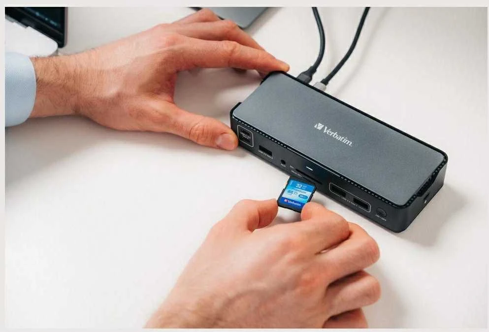 VERBATIM USB-C Pro įkrovimo stotelė, 15 prievadų, CDS-15