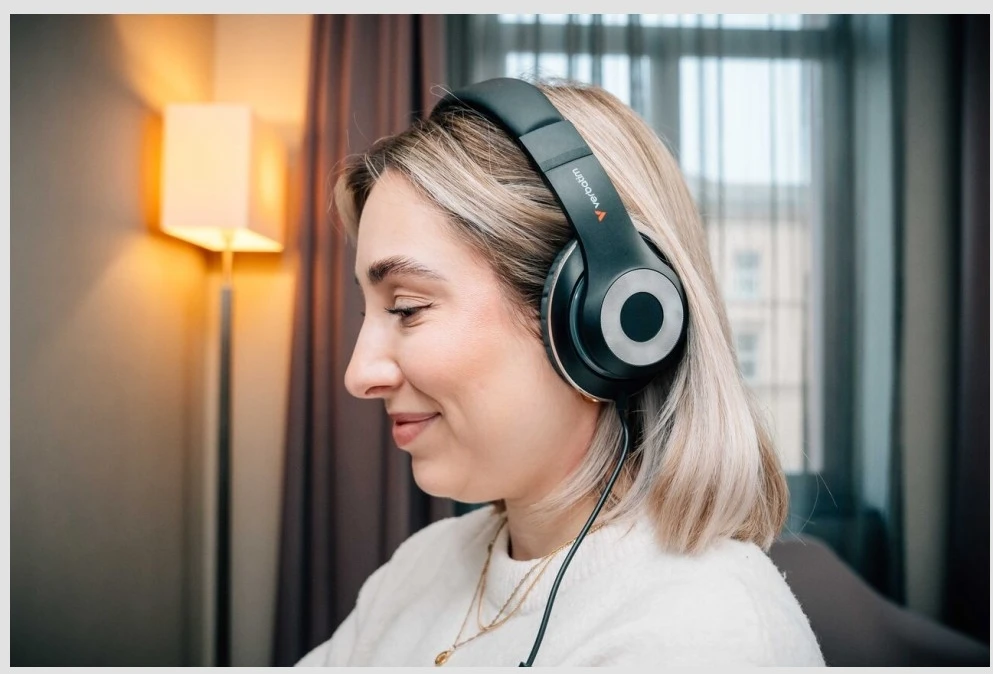 Verbatim TruSound ausinės su mikrofonu, przewodowa, juoda, kištukas ir play typ USB-C