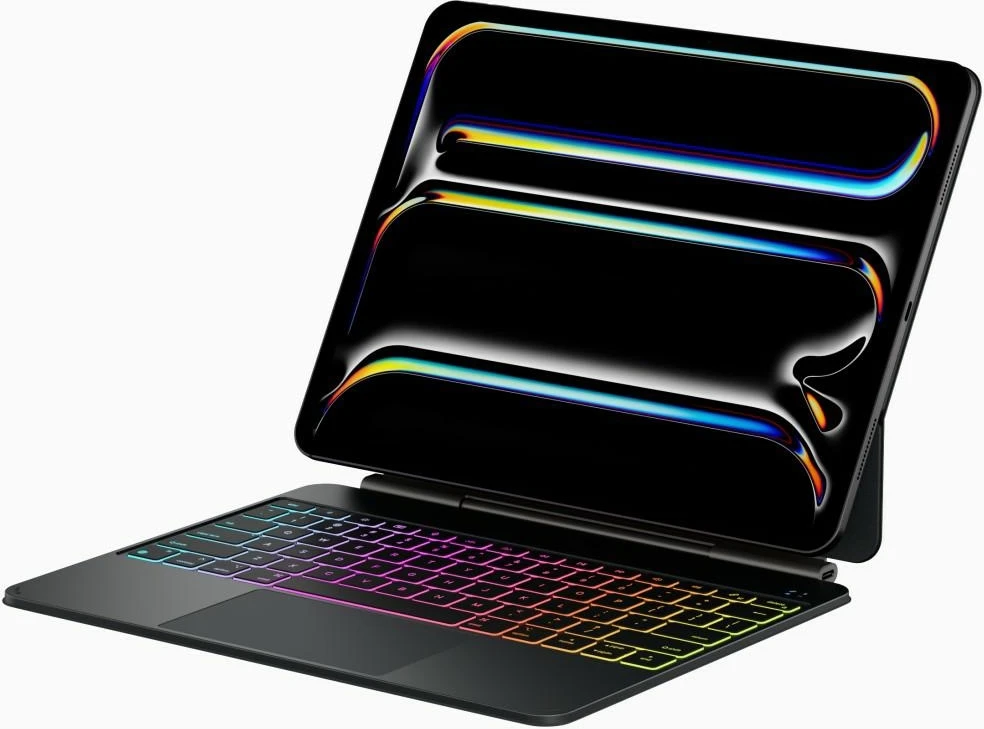 Dėklas Typecase Edge Pro su klaviatūra do iPad Air 13" M2 2024 / M3 2025 / M4 2026 juoda