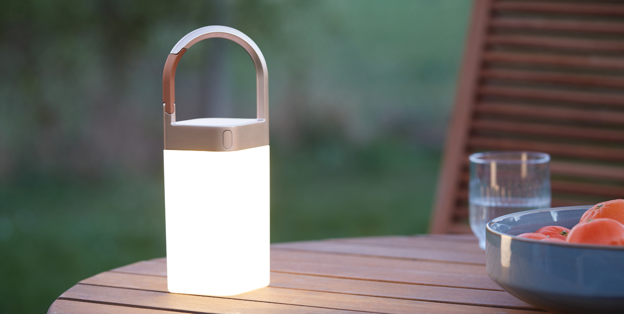 Dėklas Lexon Horizon belaidė LED lempa oranžinė LH77O1 aprašymas - Prekės nuotrauka Dėklas Lexon Horizon belaidė LED lempa oranžinė LH77O1 aprašymas - Prekės nuotrauka