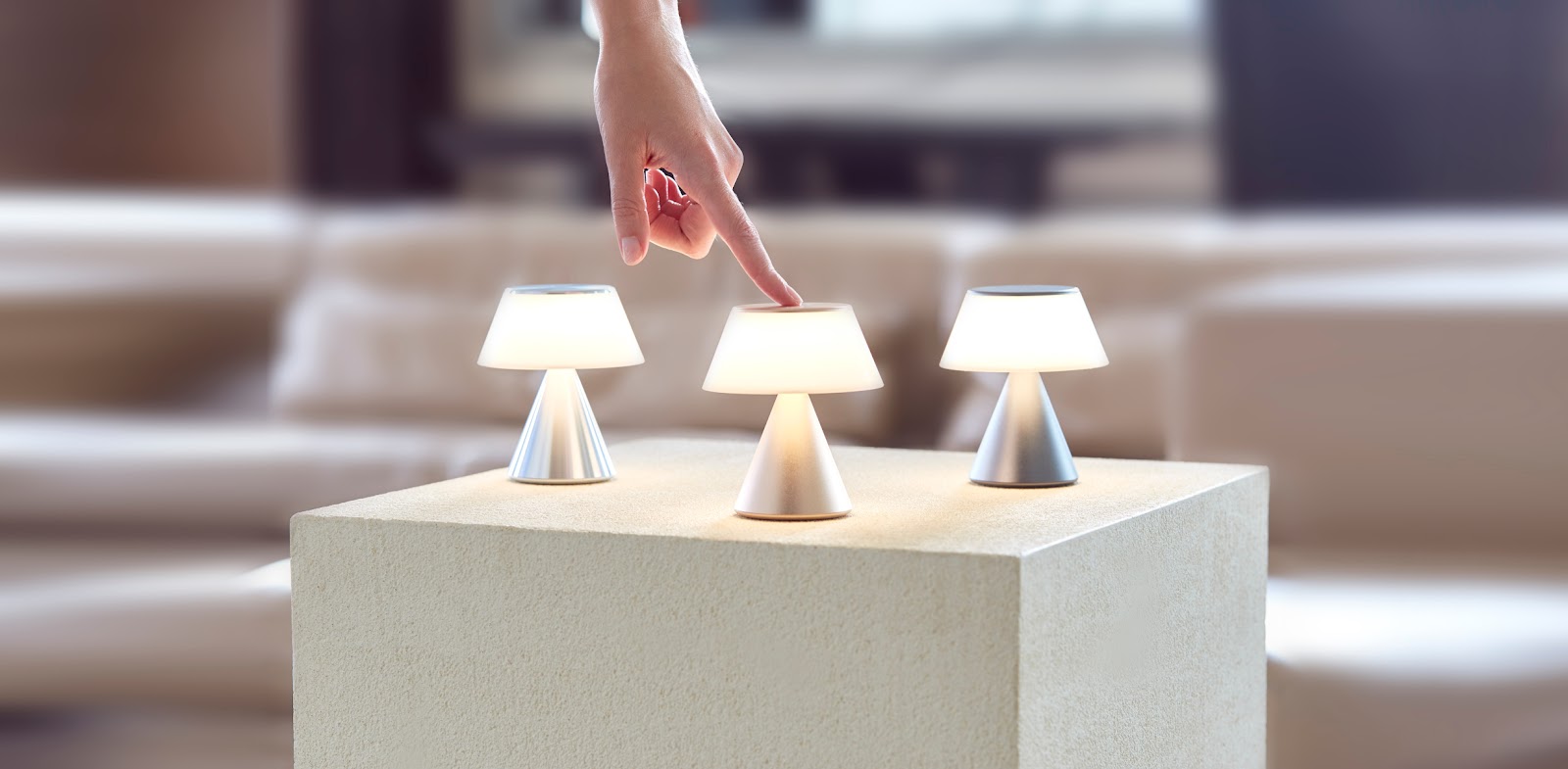 Dėklas Lexon Luma M LED lempa tamsiai raudona LH87DR aprašymas - Prekės nuotrauka Dėklas Lexon Luma M LED lempa tamsiai raudona LH87DR aprašymas - Prekės nuotrauka