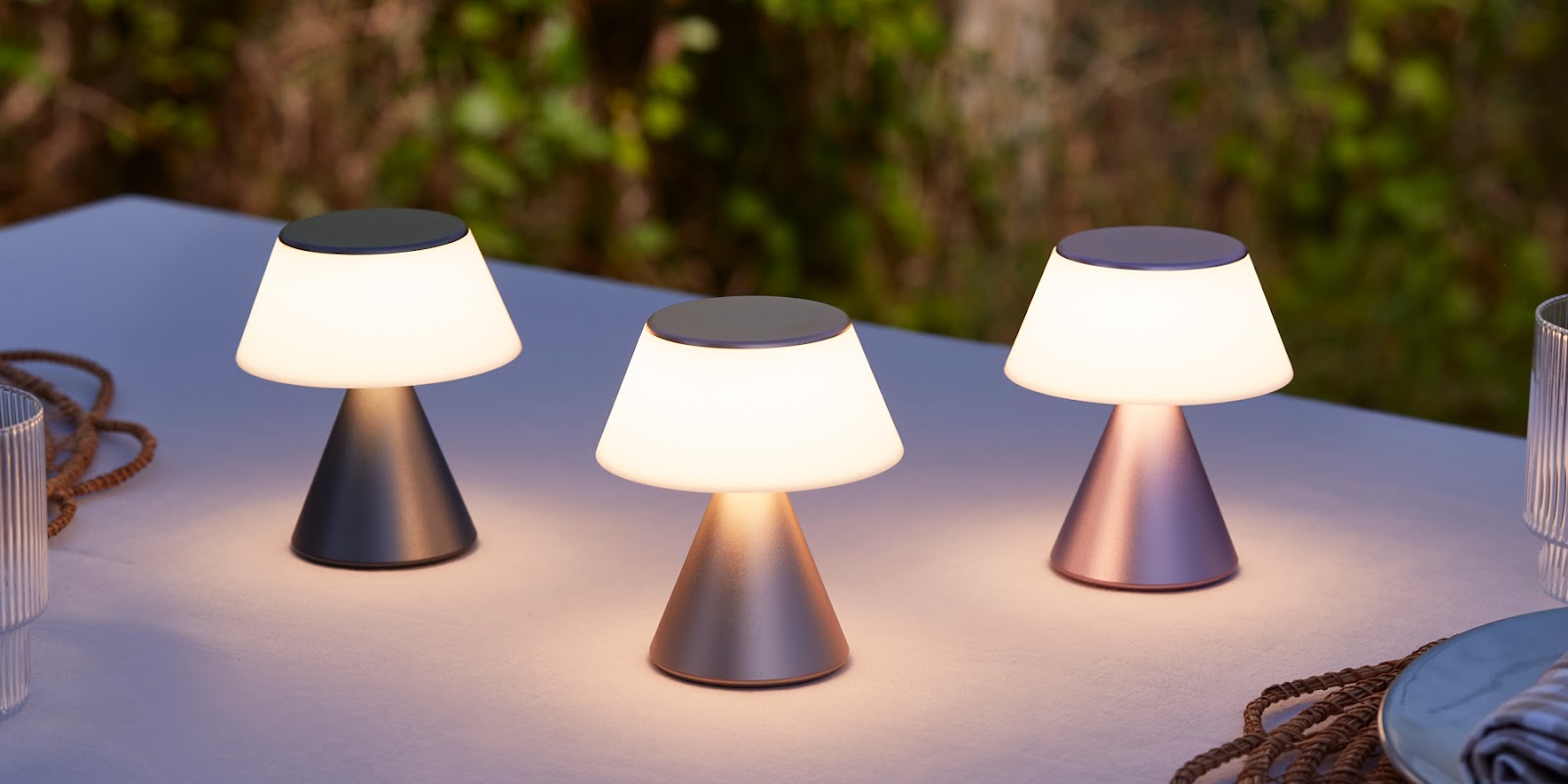 Dėklas Lexon Luma M LED lempa tamsiai raudona LH87DR aprašymas - Prekės nuotrauka Dėklas Lexon Luma M LED lempa tamsiai raudona LH87DR aprašymas - Prekės nuotrauka