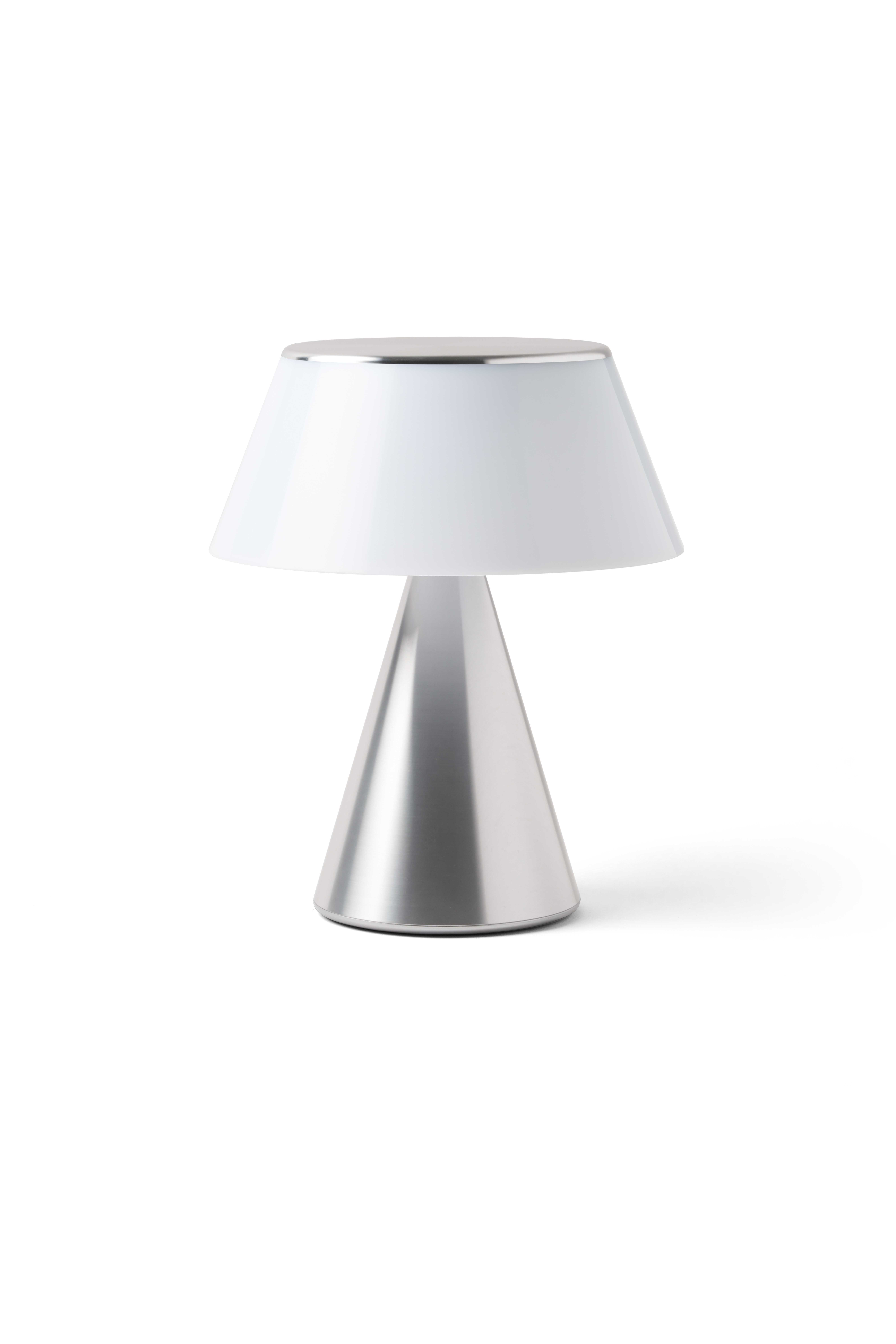 Lexon Luma XL LED lempa iš aliuminio LH98MAP aprašymas - Prekės nuotrauka Lexon Luma XL LED lempa iš aliuminio LH98MAP aprašymas - Prekės nuotrauka