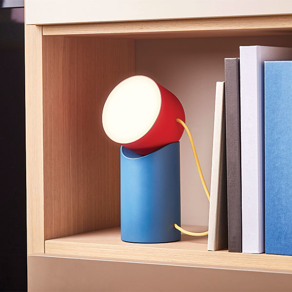 Lexon Orbe Lampa LED mėlyna-raudona/mėlynas-red LH88DRY aprašymas - Prekės nuotrauka Lexon Orbe Lampa LED mėlyna-raudona/mėlynas-red LH88DRY aprašymas - Prekės nuotrauka