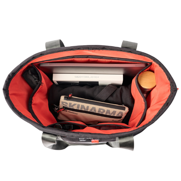 skinarma-bag-fardel-black