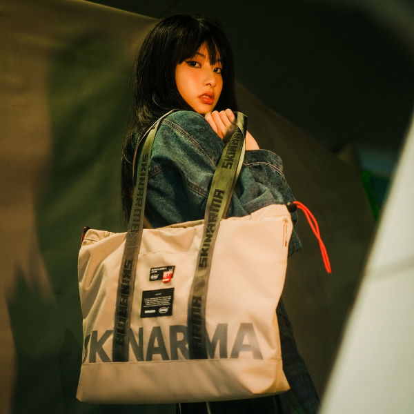 skinarma-bag-fardel-black