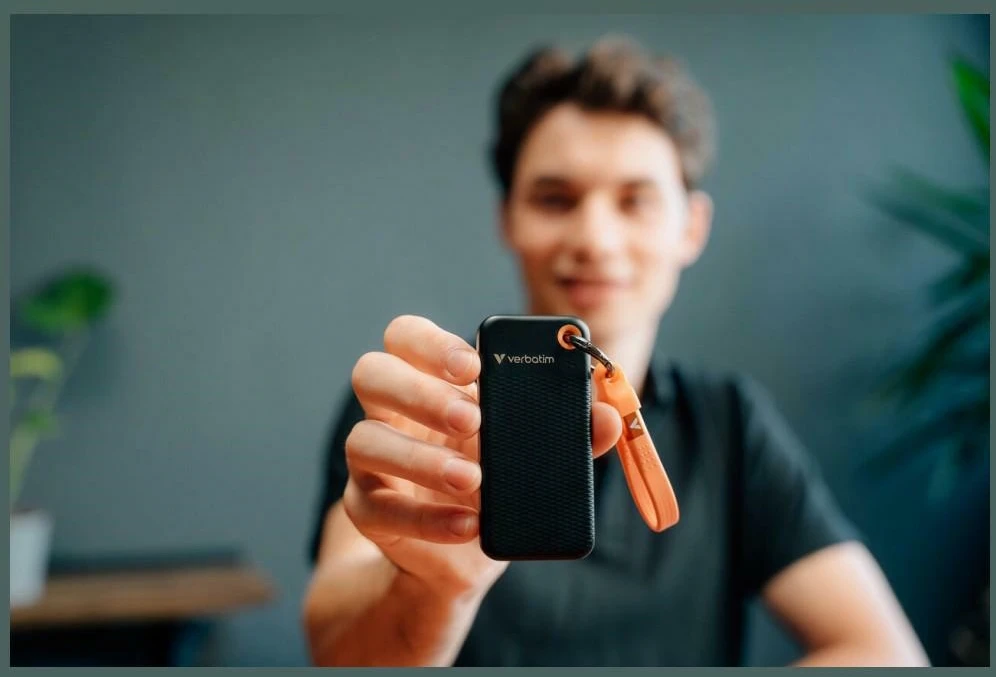 Dysk Zewnętrzny Verbatim Pocket SSD 128GB USB-C 3.2 gen.2 juoda-oranžinė 32435