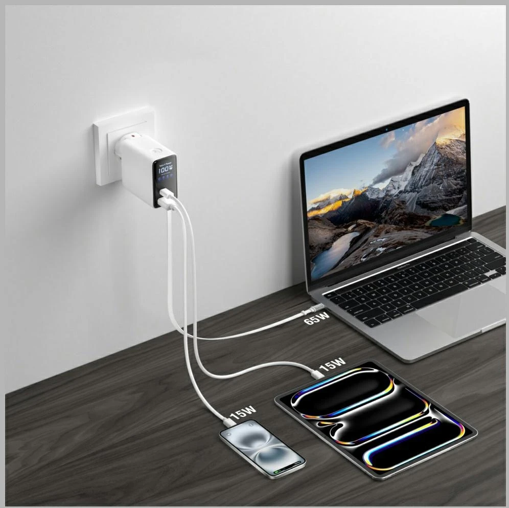 Įkroviklis jungiama į tinklą 4smarts GaN Flex Screen AI 100W 2xUSB-C + USB-A balta