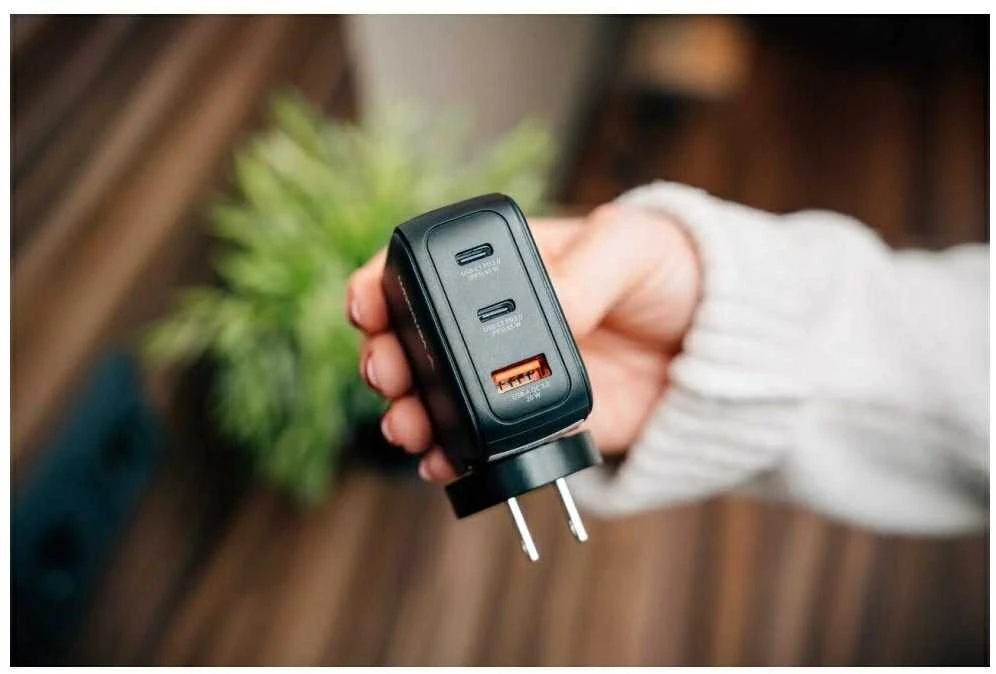 Verbatim Mini GaN mains charger 65W 2xUSB-C PD/1x USB-A QC EU/UK/USA adapter juodos spalvos 30238