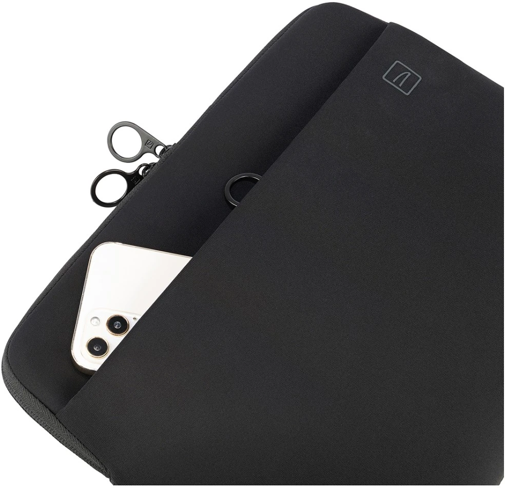 „Tucano Top Second“ dėklas, skirtas „Macbook Pro 13“ (M2/M1/2022–2016) ir „Macbook Air 13“ (M3/M2/2024–2018) kompiuteriams, juodas