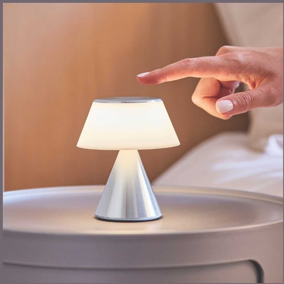 Lexon Luma M LED lempa sidabrinė LH87MAP