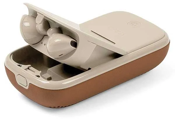 Lexon Speakerbuds – atviras camel spalvos ausinių dėklas