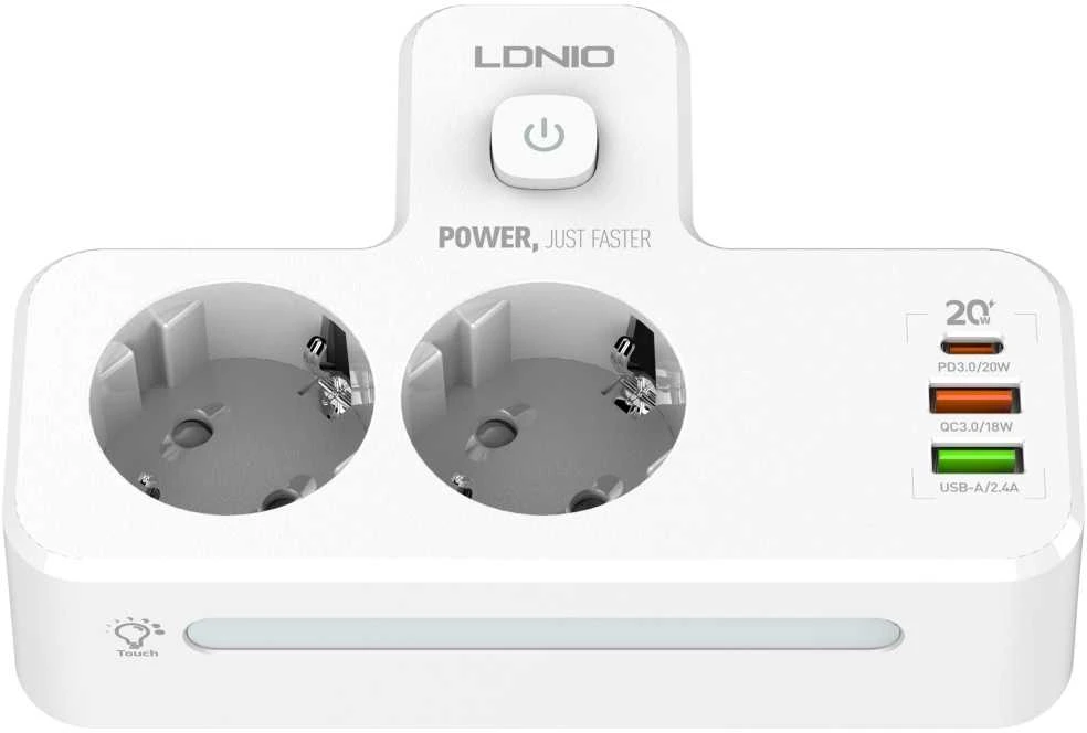 Beline maitinimo lizdas su LED apšvietimu 2xUSB-A/USB-C/2xAC baltos spalvos
