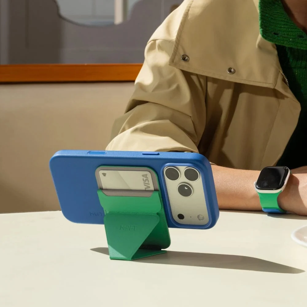„Moft Movas Snap-On MagSafe“ magnetinė piniginė ir telefono laikiklis, Misty Cove