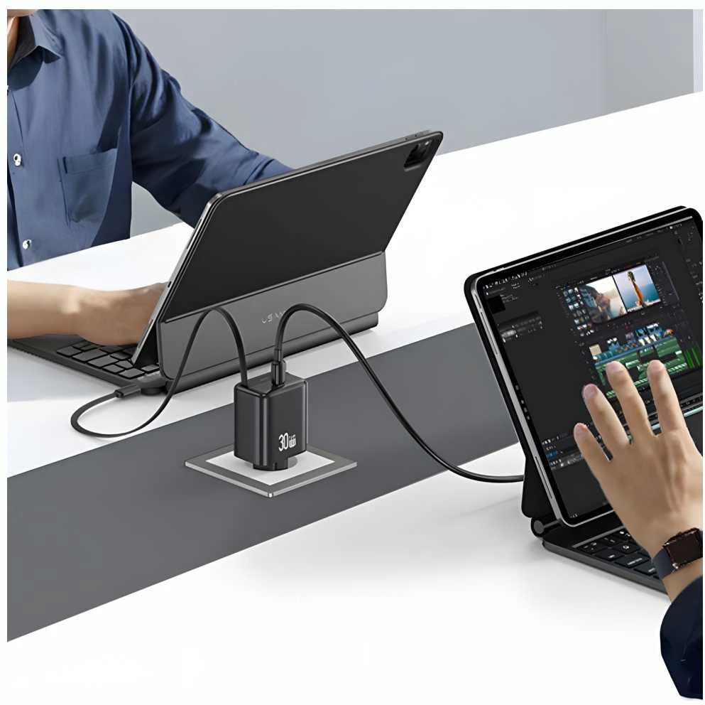 USAMS įkroviklis 1xUSB-C su ištraukiamu USB-C PD+QC 30W Gan greito įkrovimo juodos spalvos