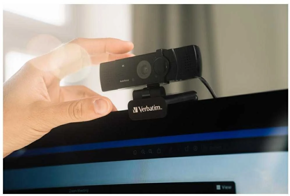 Internetinė kamera Verbatim su podwójnym mikrofonem Ultra HD 4K AWC-03 juoda/juodas 49580