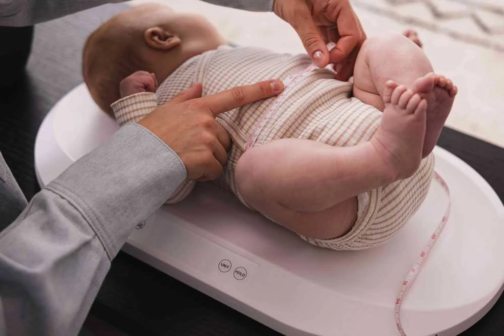 Momini kūdikių svarstyklės TinyTally