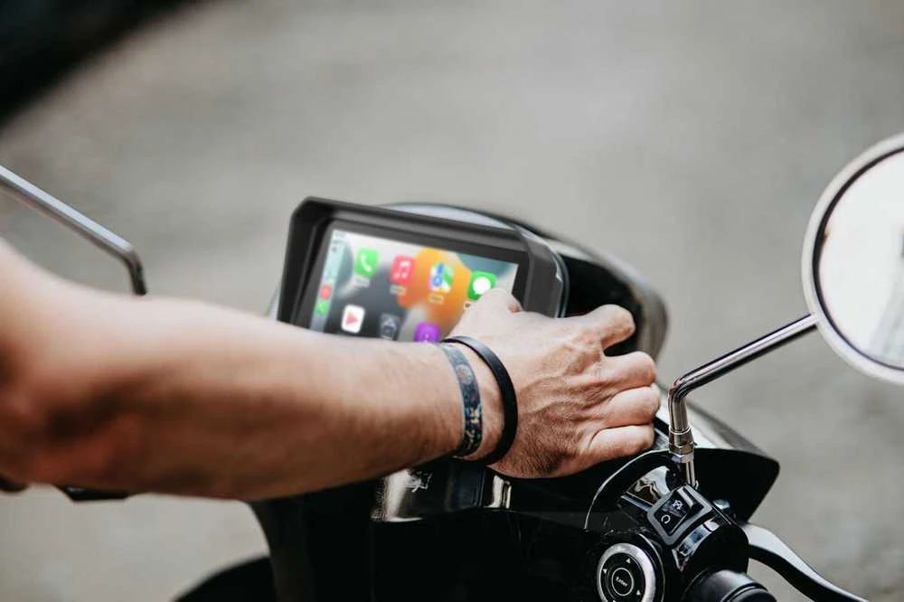 Automagnetola Baltan Nexadio MB100 multimedia motociklui