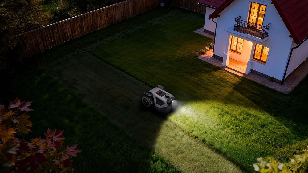 Belaidis vejos robotas ANTHBOT M5 su RTK + AI navigacija, iki 500 m²