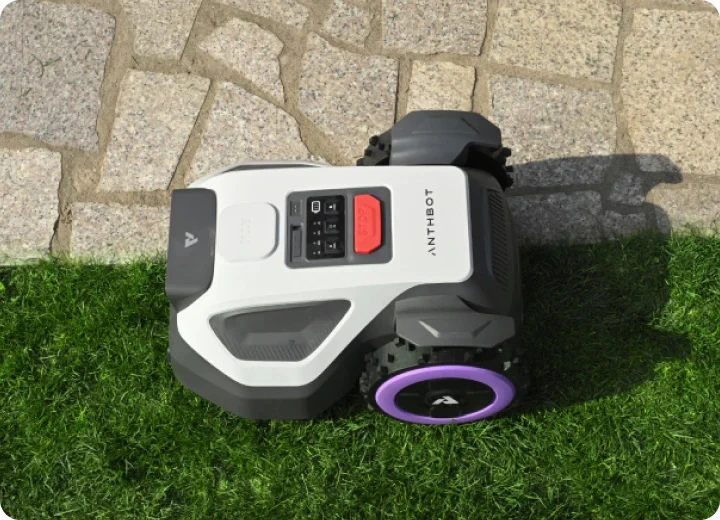 Belaidis vejos robotas ANTHBOT M9 su RTK + AI navigacija, iki 1000 m²
