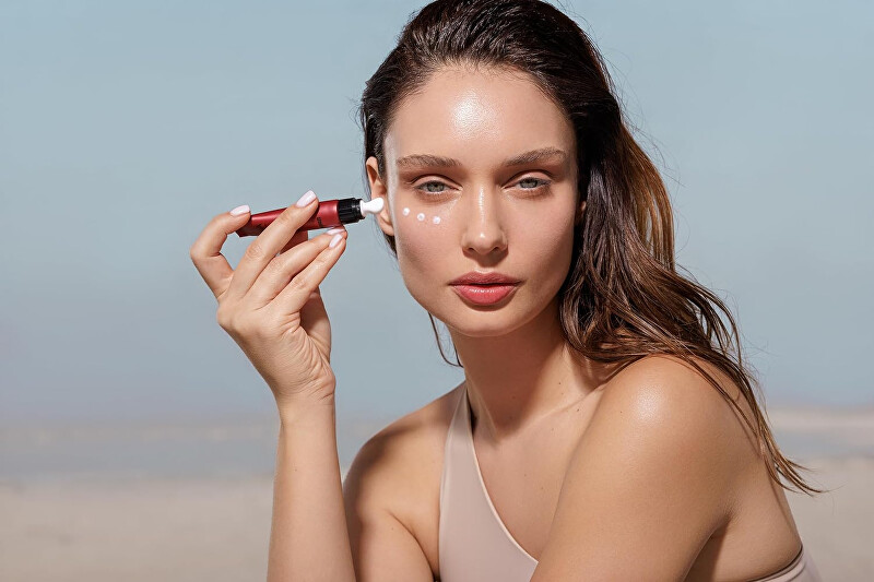 "Ahava" išlyginamasis akių kontūro kremas 15ml