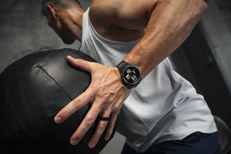 Išmanusis laikrodis Amazfit T-Rex 3, Nerudijančio plieno korpusas su onikso spalvos silikoniniu dirželiu