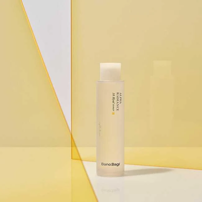 Banobagi Šviesinamasis ir drėkinamasis veido tonikas „Alpha Radiance“ (10 hialuronų rūgščių) 120 ml