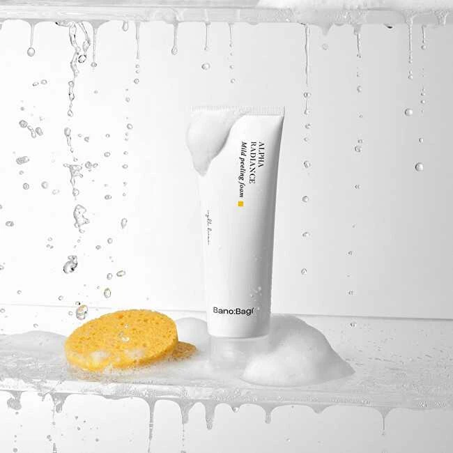 Banobagi valomosios putos jautriai ir į spuogus linkusiai odai „Alpha Radiance“ (švelnios šveičiamosios putos) 120 ml