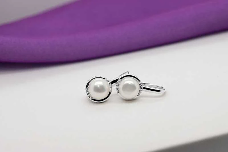 Brilio Silver Brilio Sidabrinis Elegant sidabrinis auskarai su perlais ir cirkoniais EA384W