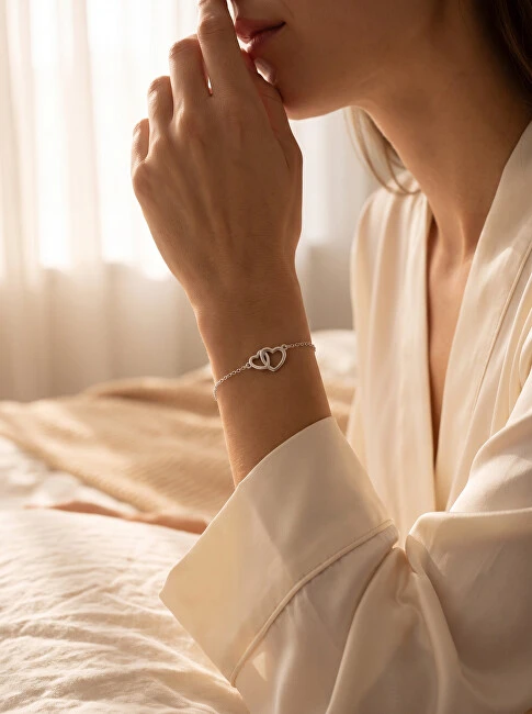 Brilio Silver Romantiška sidabrinė apyrankė su širdelėmis BRC242W