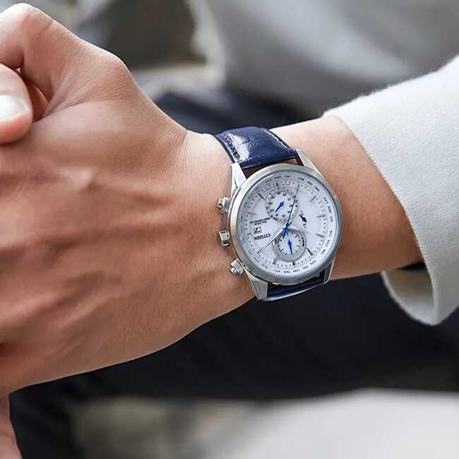 Laikrodis „Citizen Eco-Drive“ radijo bangomis valdomas AT8260-18A
