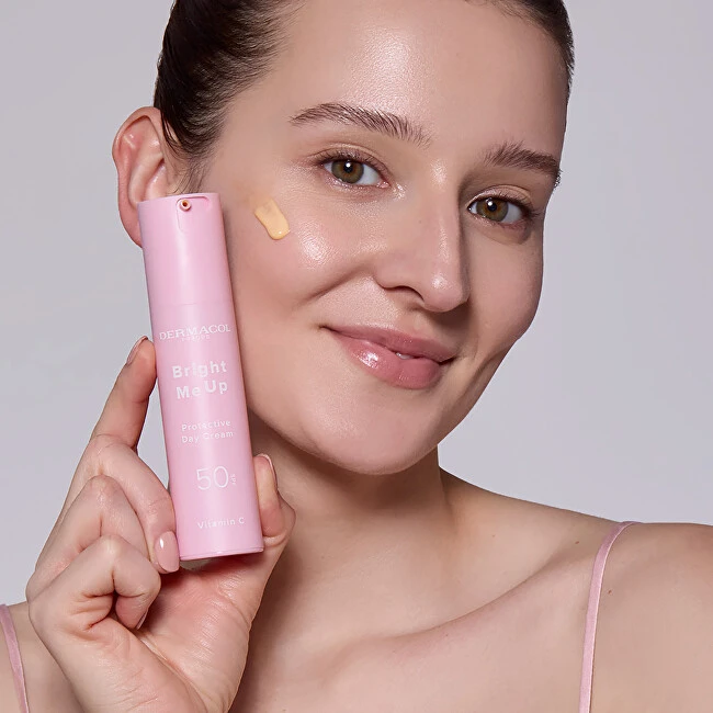 Dermacol Dieninis kremas SPF 50 „Bright Me Up“ apsauginis dieninis kremas 50 ml