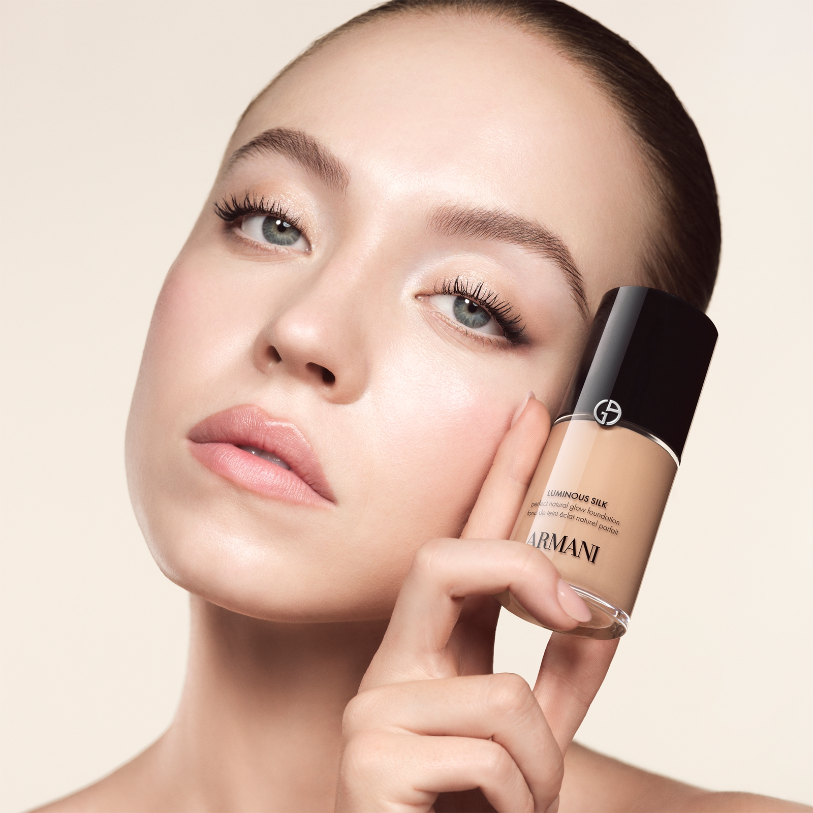 Armani Luminous Silk Foundation švytėjimo suteikiantis makiažo pagrindas, spalva: nr.2, 30 ml aprašymas - Prekės nuotrauka