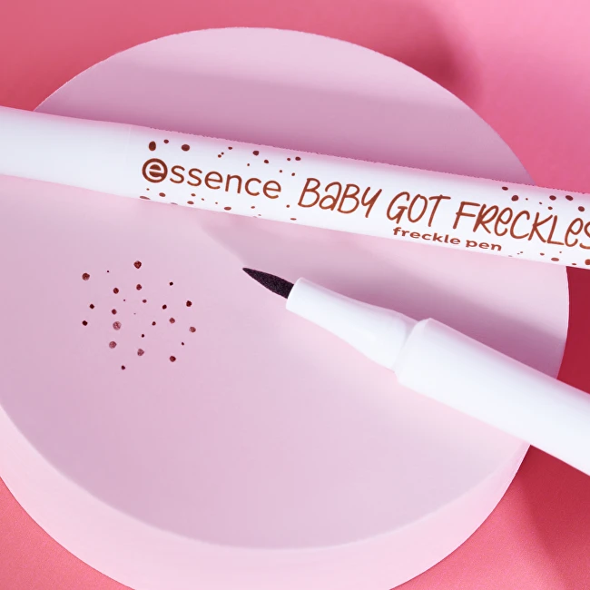 Essence ESSENCE_Baby Got Freckles pieštukas strazdanoms, 10 dirbtinių strazdanėlių, 1 ml